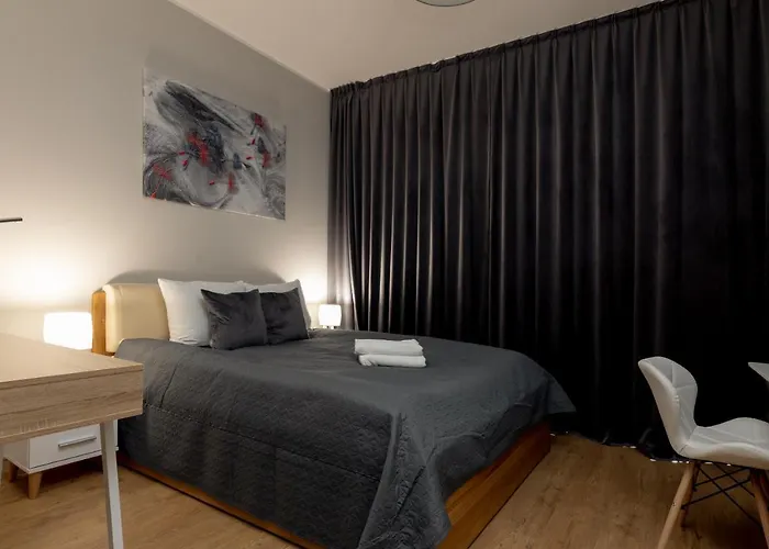 Apartment Wola Chic Silver By Bookinghost *