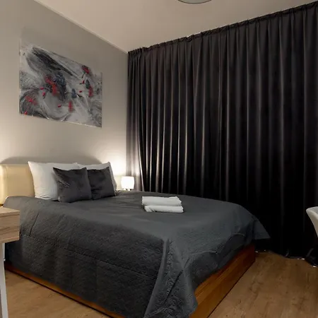 Appartement Wola Chic Silver By Bookinghost *